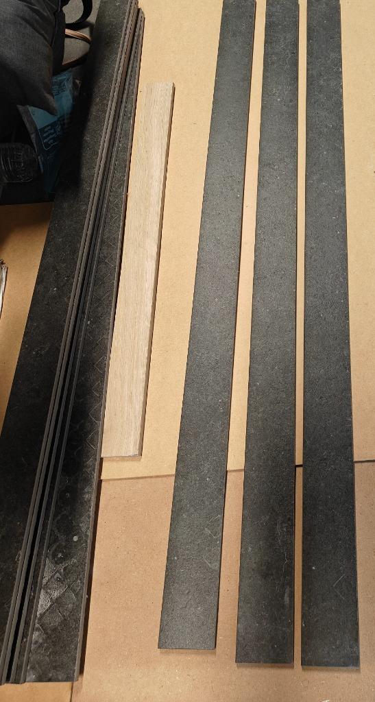 5 carreaux + plinthes AT. Tarmac Boost Stone, Neuf, 60 cm ou plus, Carrelage de sol, Enlèvement