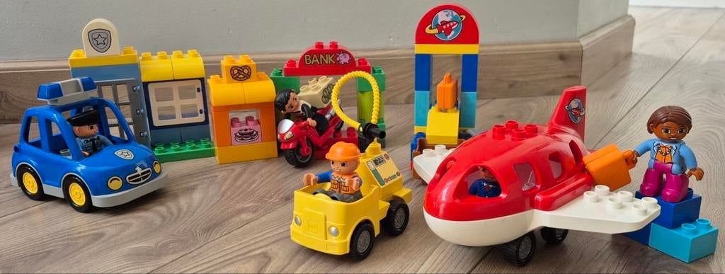 Lego Duplo Vliegveld en Politie, Ophalen of Verzenden, Zo goed als nieuw, Duplo