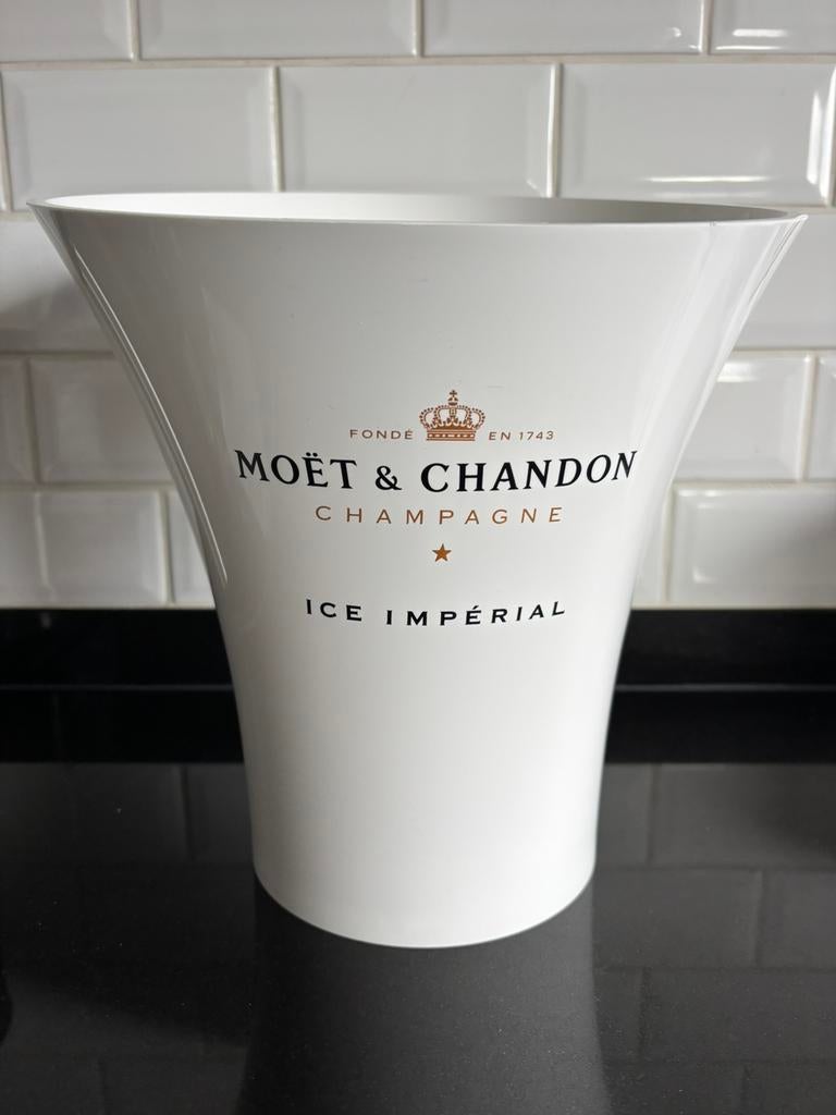 Ijsemmer Moët, Verzamelen, Ophalen