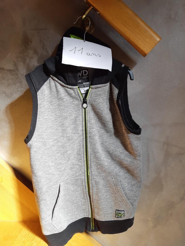Leeftijd 11 Mouwloos vest met capuchon, C&A, Ophalen of Verzenden, Jongen, Overige typen