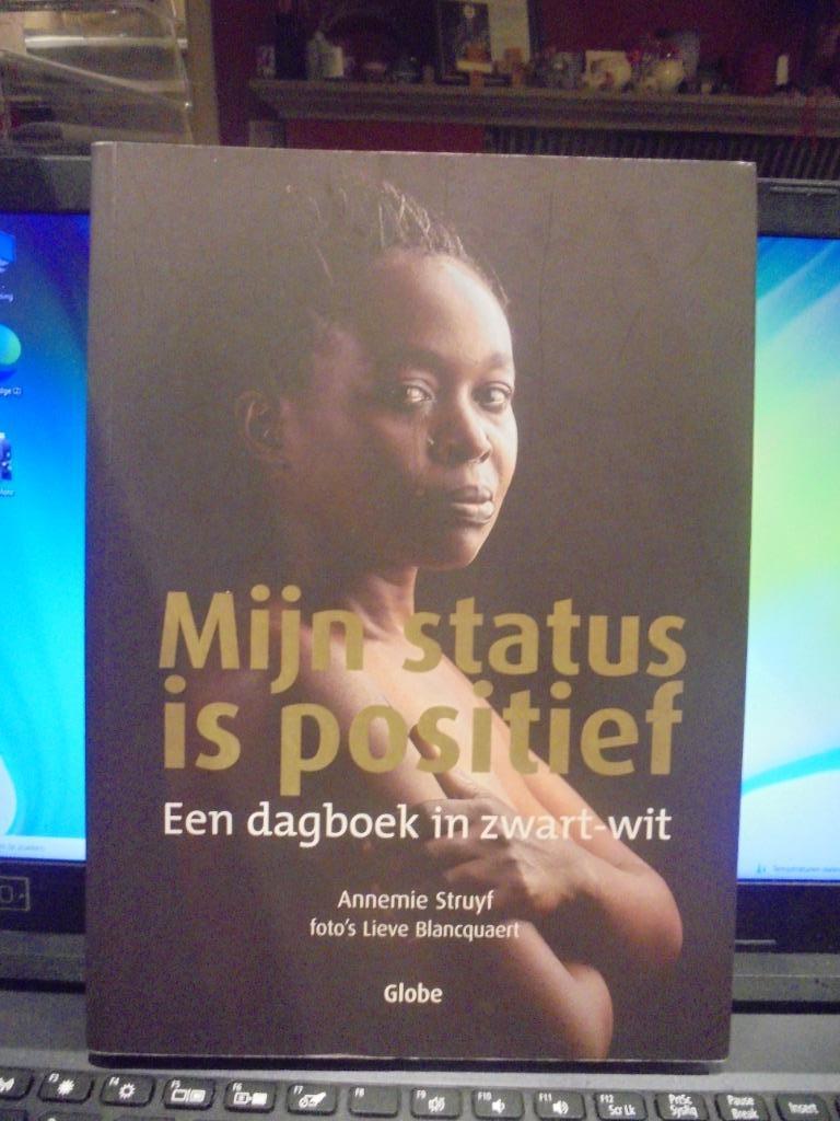 Mijn status is positief, Ophalen of Verzenden, Zo goed als nieuw
