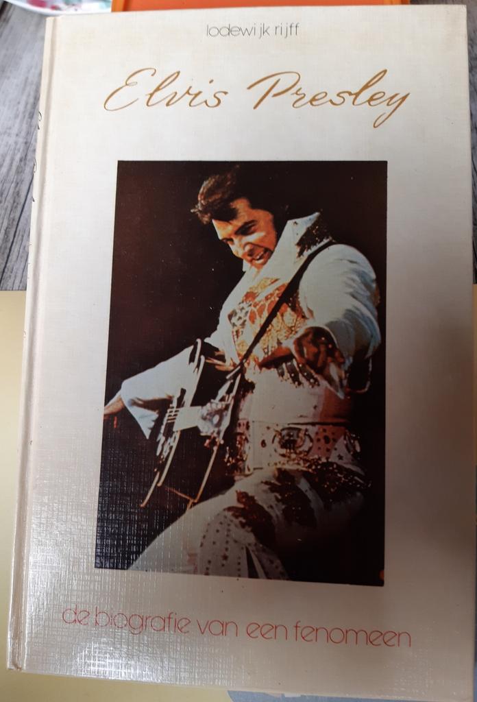 Elvis Presley, Ophalen, Gelezen