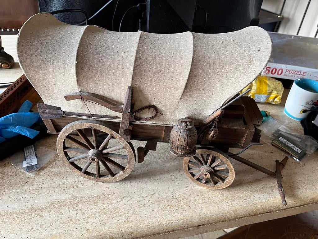 Vintage met canvas beklede conestoga pioneer wagon, Gebruikt
