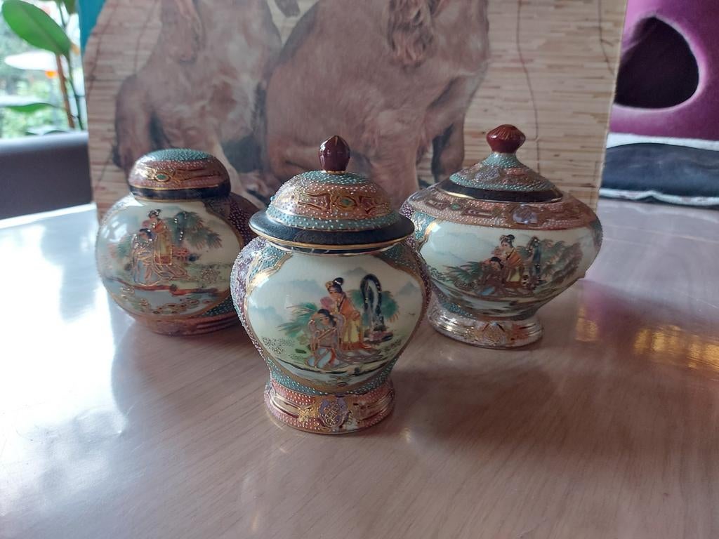 Satsuma dekselpotjes met reliëf, Ophalen of Verzenden