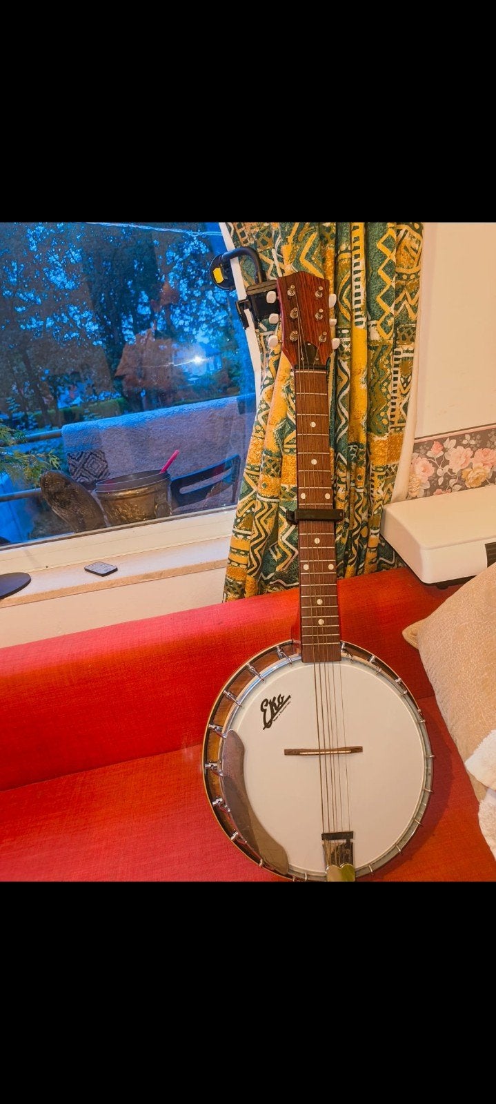 Eko 6-snarige banjo-gitaar
Eko bangitaar 6-snari, Muziek en Instrumenten, Ophalen, Zo goed als nieuw
