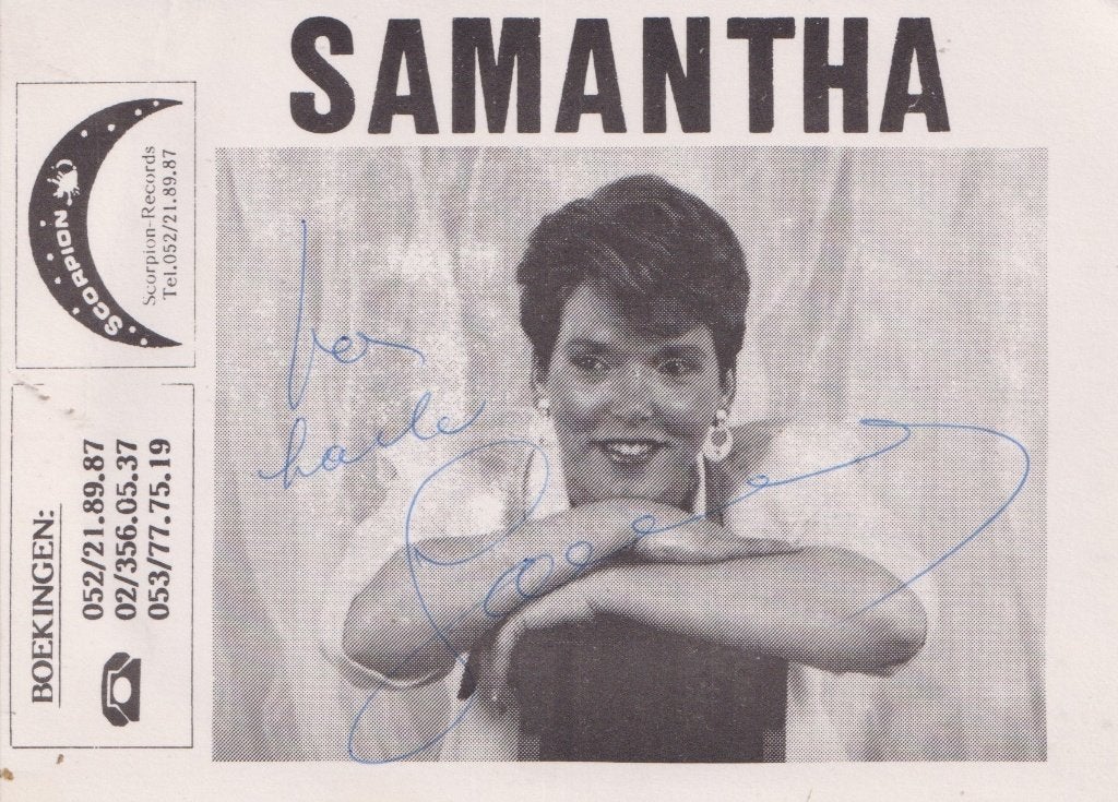 Foto / Postkaart  – Samantha - Gesigneerd - Muziek, Verzamelen, Muziek, Artiesten en Beroemdheden, Ophalen of Verzenden, Gebruikt