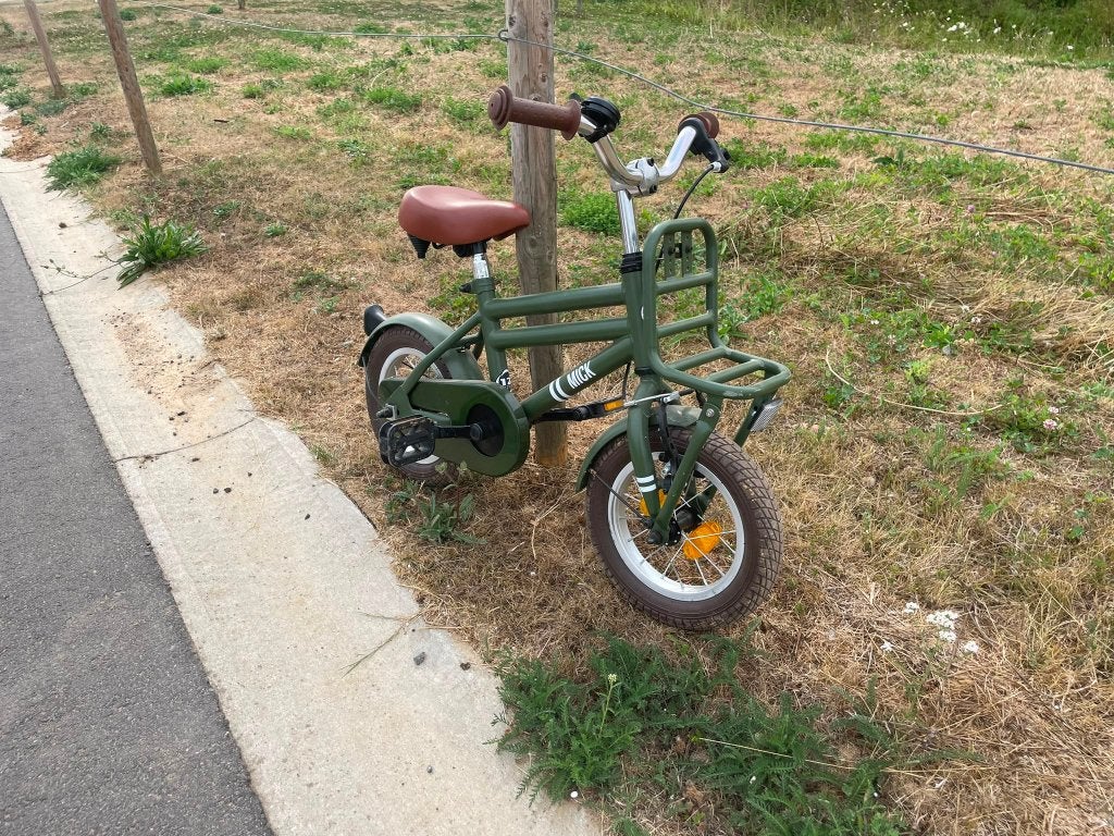 Groene kinderfiets (12 inch), Ophalen, Zo goed als nieuw, Velgrem, Minder dan 16 inch