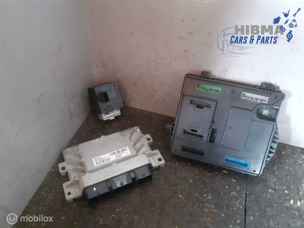 Renault Zoe Q210 Sleutelset + ECU  Compleet 237D40076R, Gebruikt, Renault, Ophalen of Verzenden, Renault