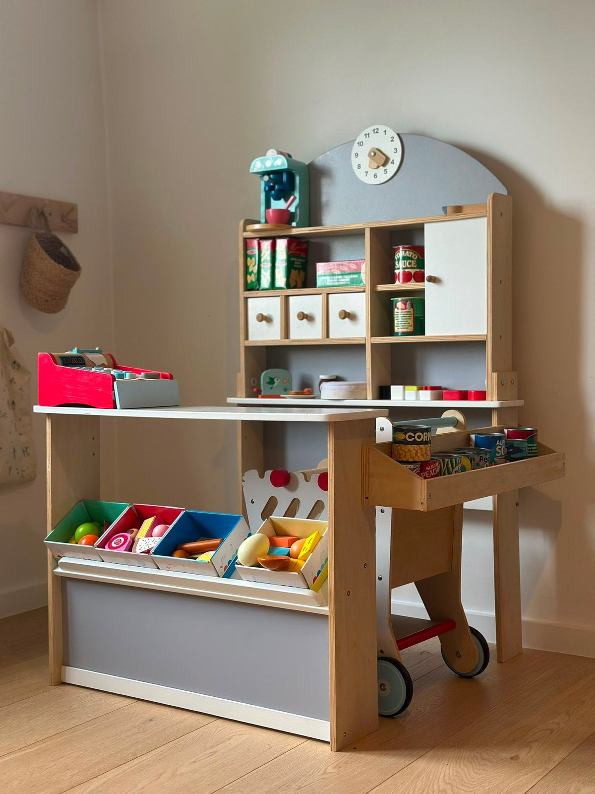 Speel winkel met allerlei accesoires voor kinderen!, Kinderen en Baby's, Speelgoed | Houten speelgoed, Gebruikt, Meubelstuk of Keukentje