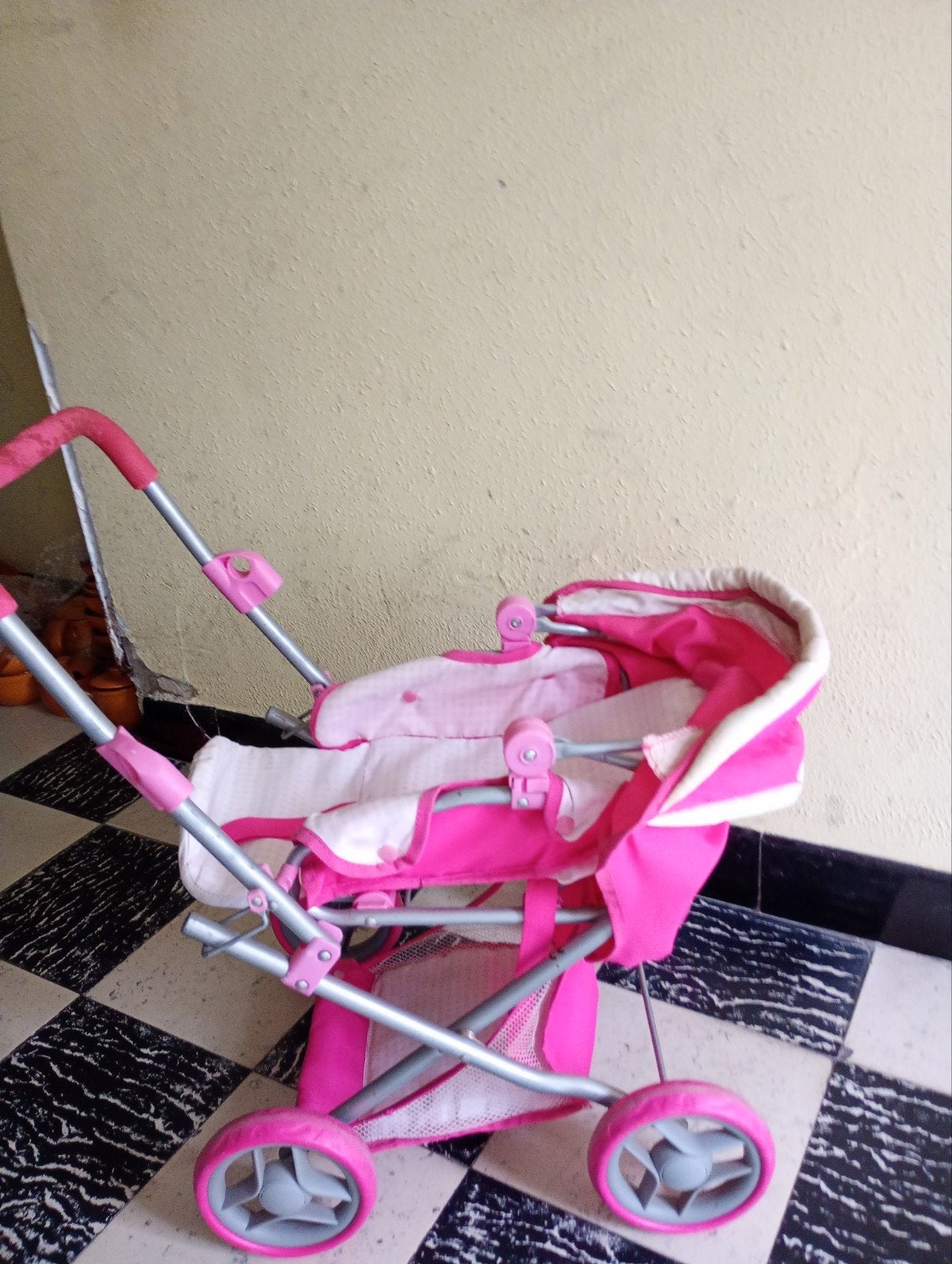 Poussette de jeux, Enfants & Bébés, Jouets | Poupées, Enlèvement