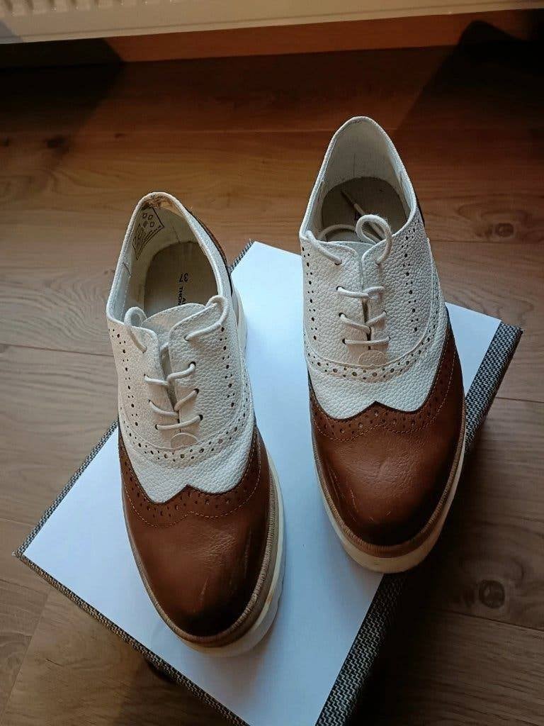 Derbies beige et marron à plateforme Chaussea – 36, Enlèvement ou Envoi, Porté, Beige, Chaussures basses