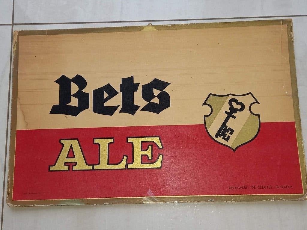 Karton reclamebord Bets Ale De Sleutel BEVEKOM, Verzamelen, Ophalen of Verzenden, Zo goed als nieuw, Reclamebord