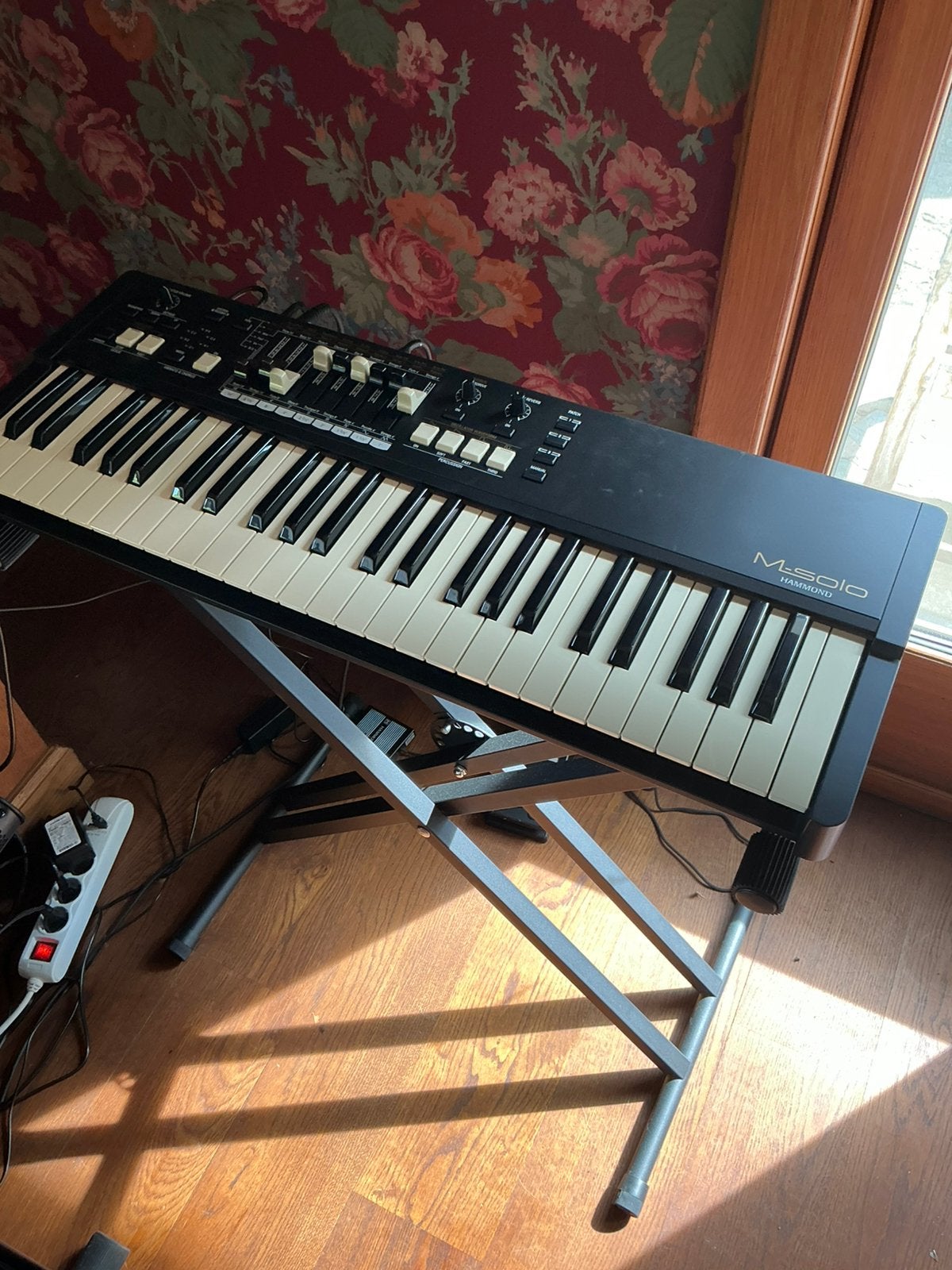 Hammond solo-m, Muziek en Instrumenten, Keyboards, Ophalen of Verzenden, Zo goed als nieuw