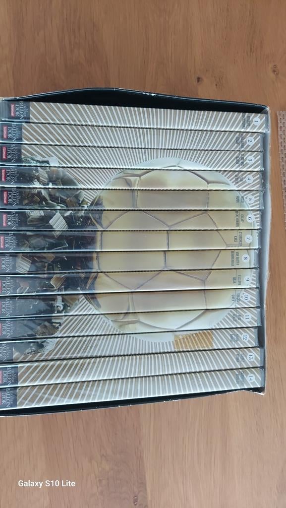 Coffret de 14 dvd (neuf) la légende du ballon d'or, CD & DVD, DVD | Sport & Fitness, Tous les âges, Coffret, Neuf, dans son emballage
