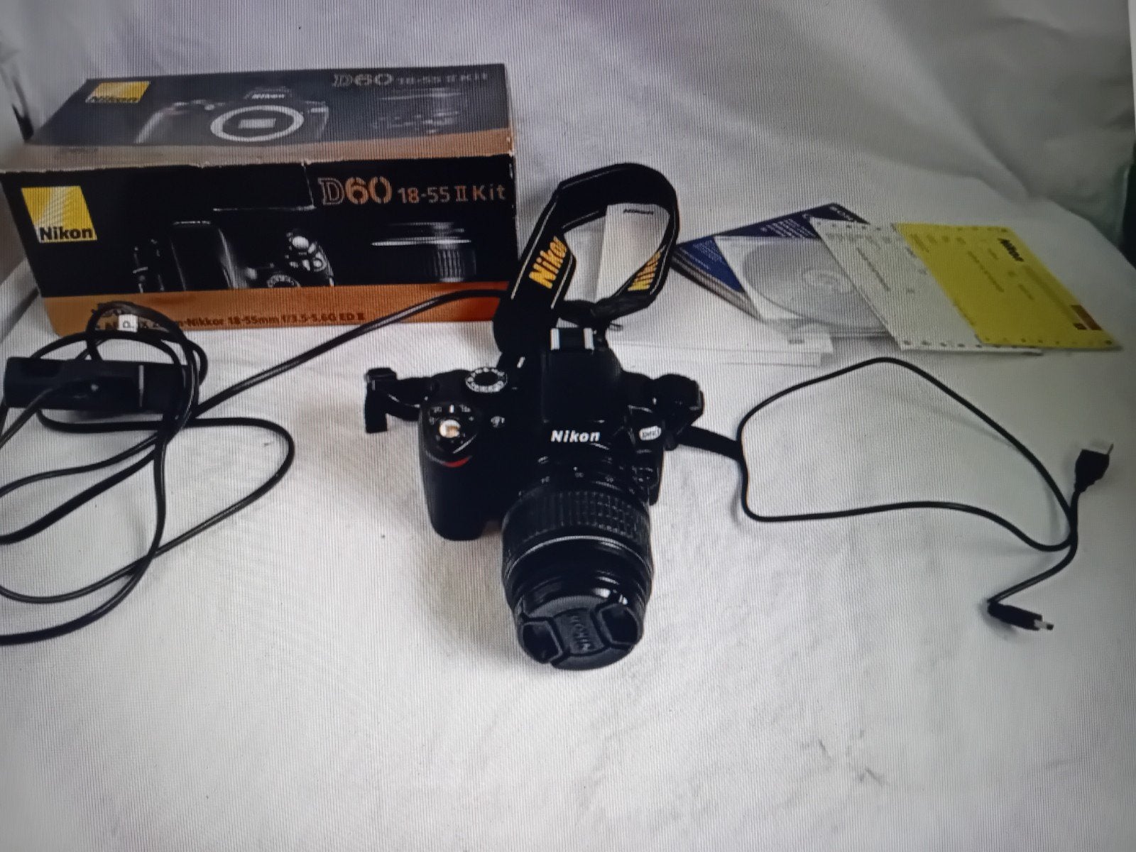 Nikon D60 spiegelreflexcamera, Gebruikt, Overige typen, Ophalen of Verzenden, Accu