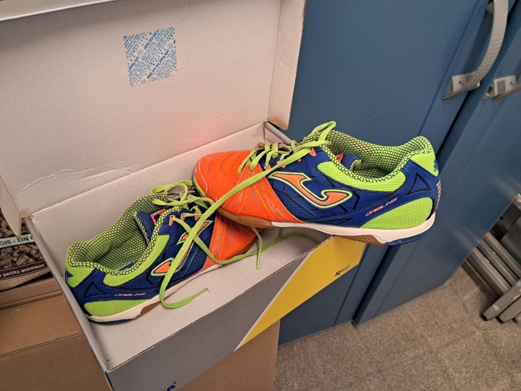 chaussures futsall football salle Joma 43, Sports & Fitness, Enlèvement