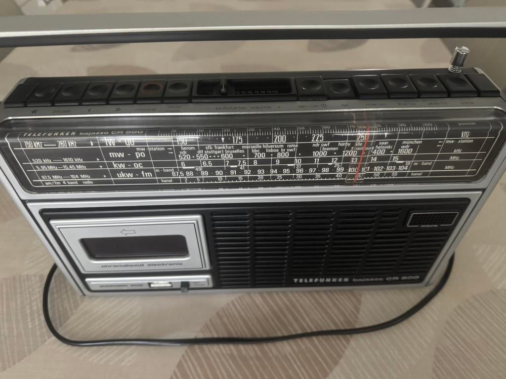 Vintage draagbare Telefunken radio/ cassettespeler, Ophalen, Zo goed als nieuw, Radio