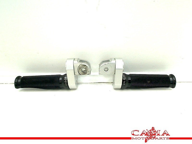 VOETSTEUN SET VOOR Ducati 999 (01-1970/-), Motoren, Dhr. S. di Majo, Gebruikt, Info@cama-motorparts.nl, P.J. Troelstraweg 8 8
3144 CX  MAASSLUIS, NL
