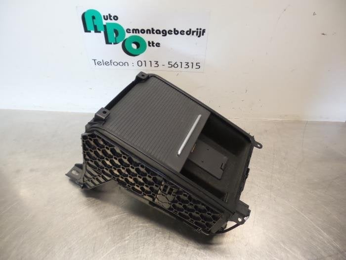 Console centrale d'un Audi Q5 (Q5 08-), -, 3 mois de garantie, Utilisé, -