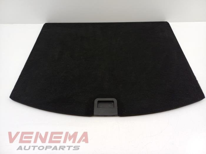 Plaque sol coffre d'un Ford Kuga, -, 3 mois de garantie, -, -