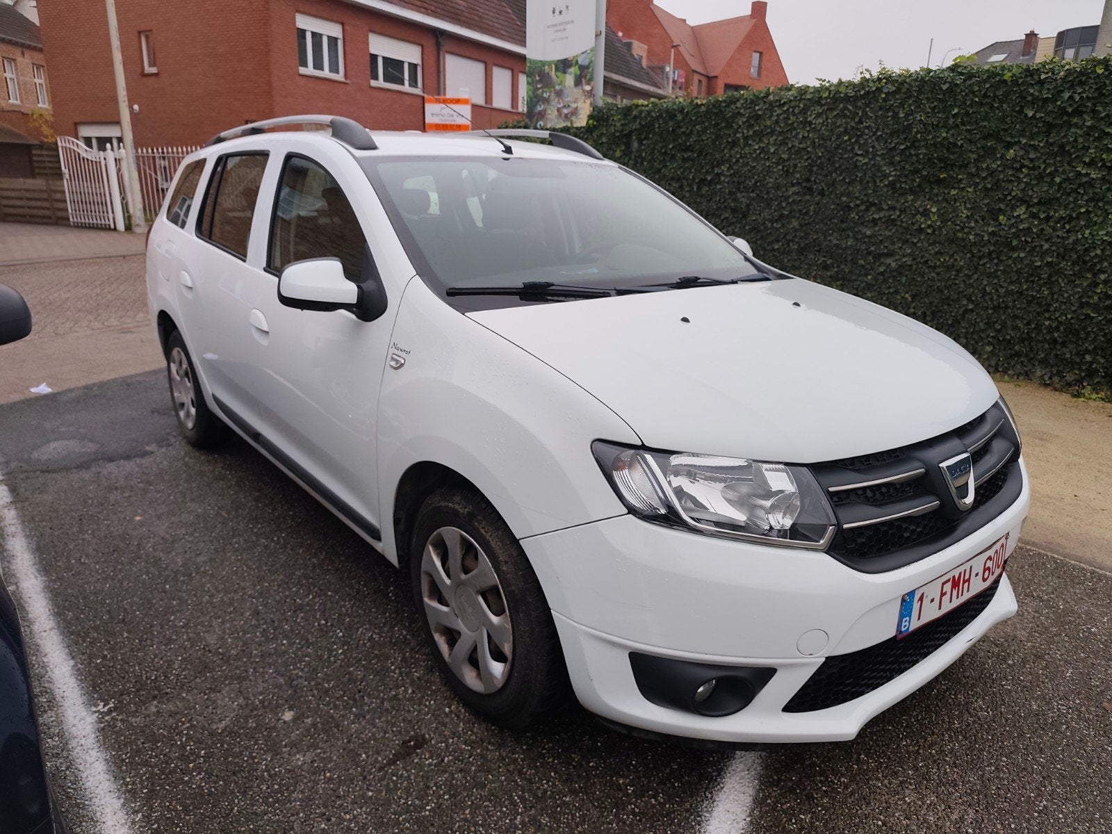 Dacia Logan ongekeurd wegens overlijden. Schade subframe, Autos, Dacia, Entreprise, Logan, Essence, Blanc, Enlèvement