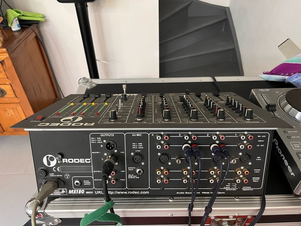 Rodec MX180 MKIII, Musique & Instruments, Enlèvement ou Envoi, Comme neuf, 5 à 10 canaux, Entrée micro