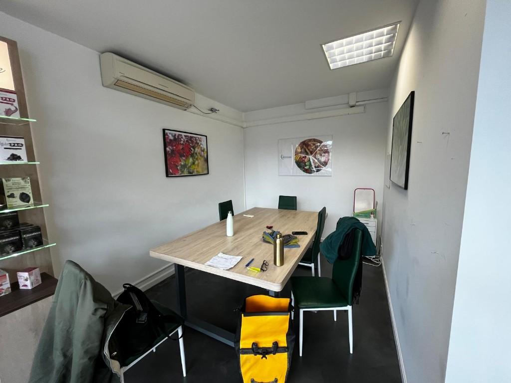 Table pour bureau /salle de réunion, Huis en Inrichting, Bureaus, Ophalen, Demontabel, Hout, Zo goed als nieuw