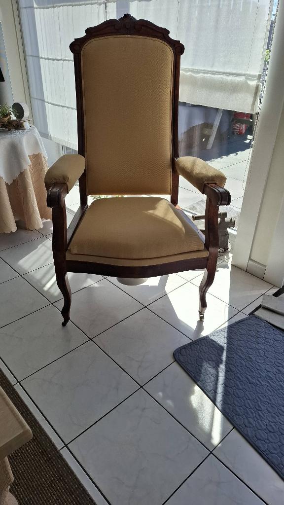 Antiek toiletstoel, Ophalen