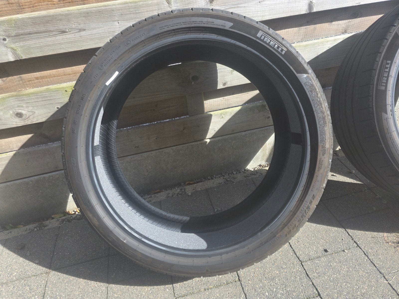 pirelli p zero 255 35 R21, Ophalen, Band(en)