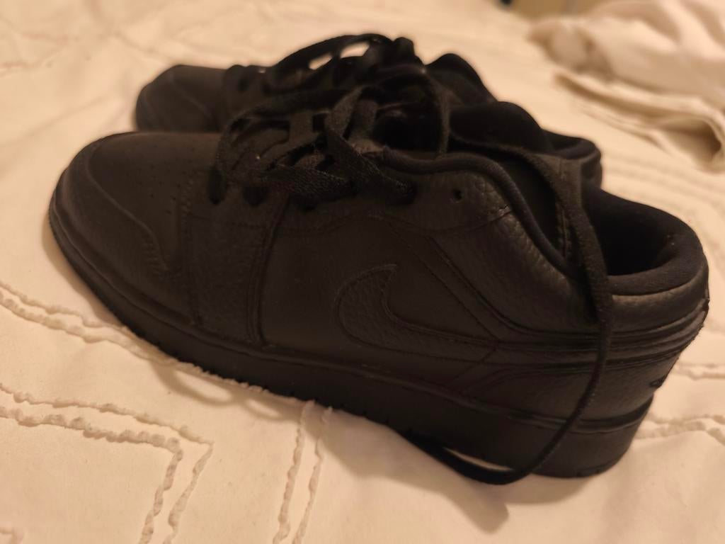 Sneaker Jordan noire taille 5.5 /38.5, Enlèvement, Noir