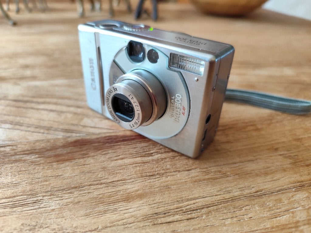 Canon IXUS 300, TV, Hi-fi & Vidéo, Enlèvement ou Envoi, Canon, Moins de 4 fois, Batterie