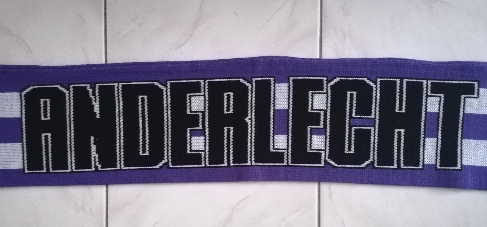 SJAAL ANDERLECHT. in mooie en prachtige. rookvrij. 10euro., Verzamelen, Ophalen