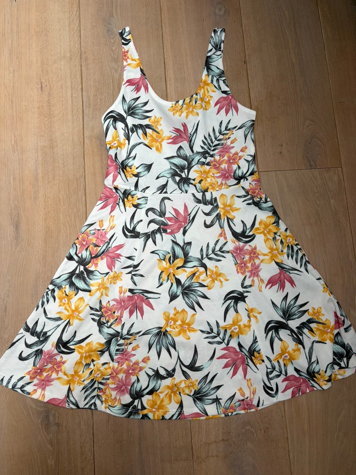 Kleedje - H&M - Maat 38, Enlèvement ou Envoi, Porté, Taille 38/40 (M), Au-dessus du genou