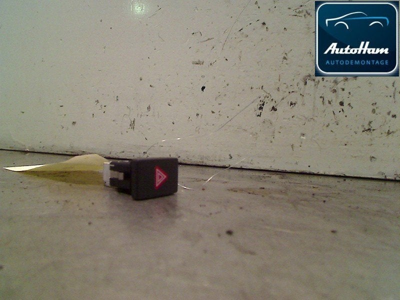 COMMUTATEUR DE FEUX DE DETRESSE Volkswagen Golf VI (5K1), Autos : Pièces & Accessoires, Tableau de bord & Interrupteurs, Volkswagen