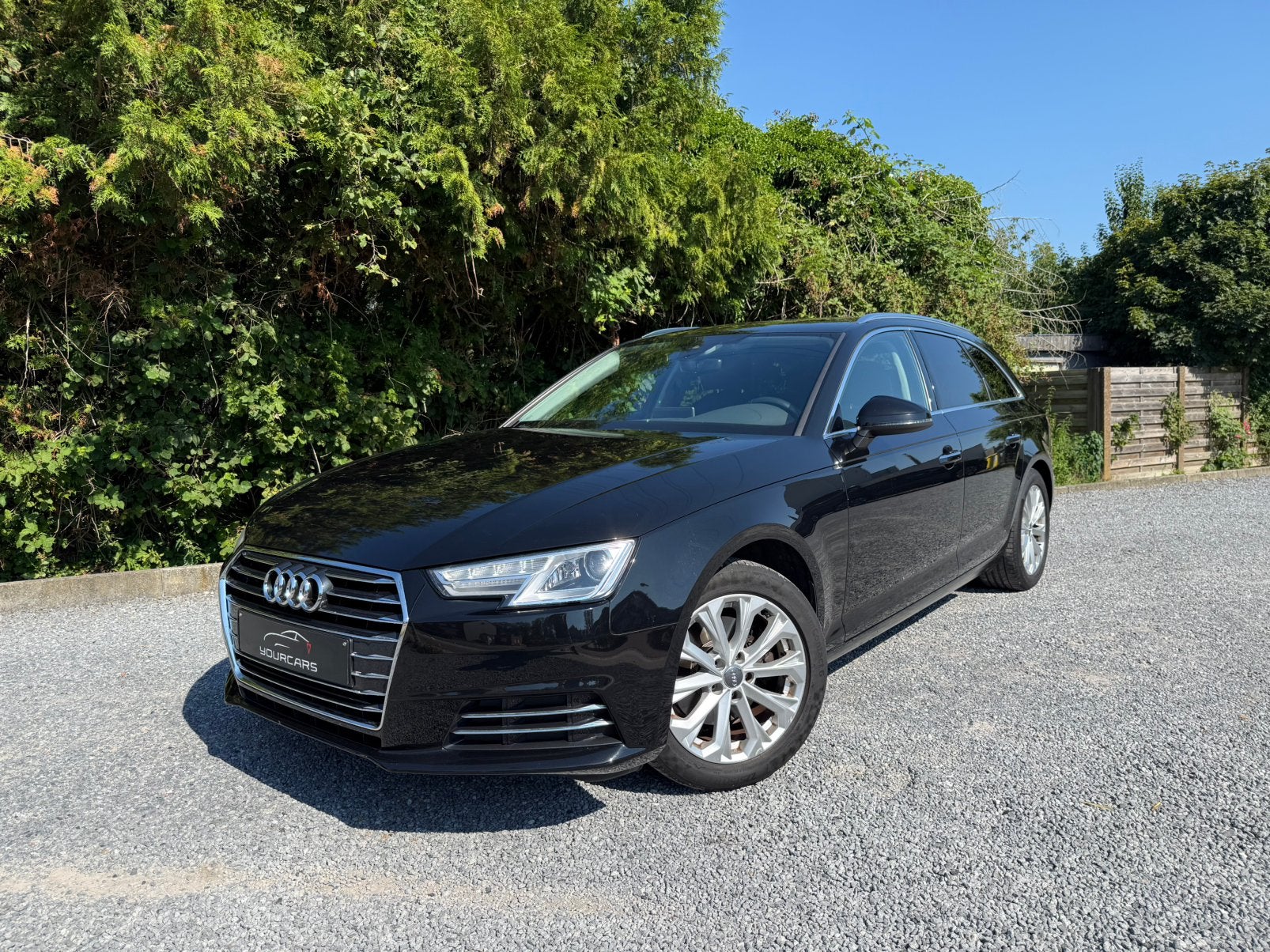 Audi A4 Avant 1.4 TFSI-ontwerp, Voorwielaandrijving, https://public.car-pass.be/vhr/cbe95dcb-3ada-4c37-ac39-96d3926cb8b3, A4, Zwart