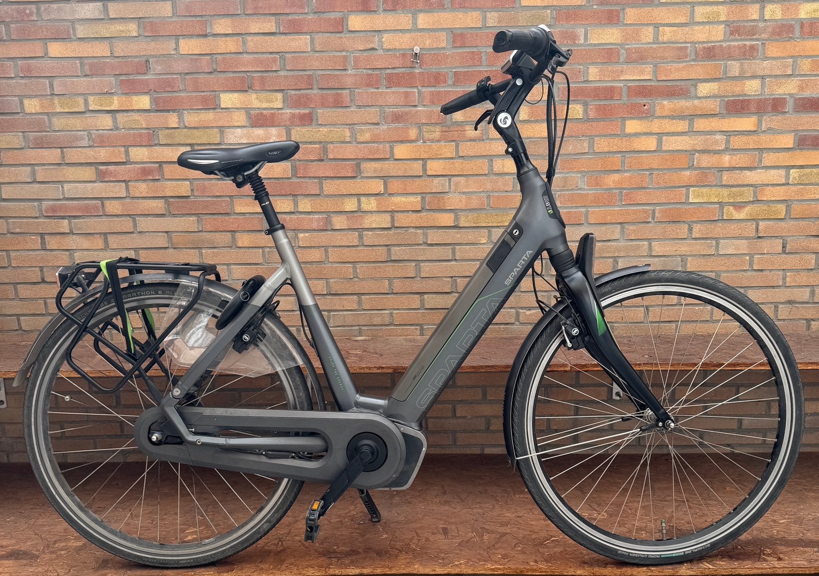 Sparta M8Ti, Ophalen, Sparta, Zo goed als nieuw, 50 km per accu of meer