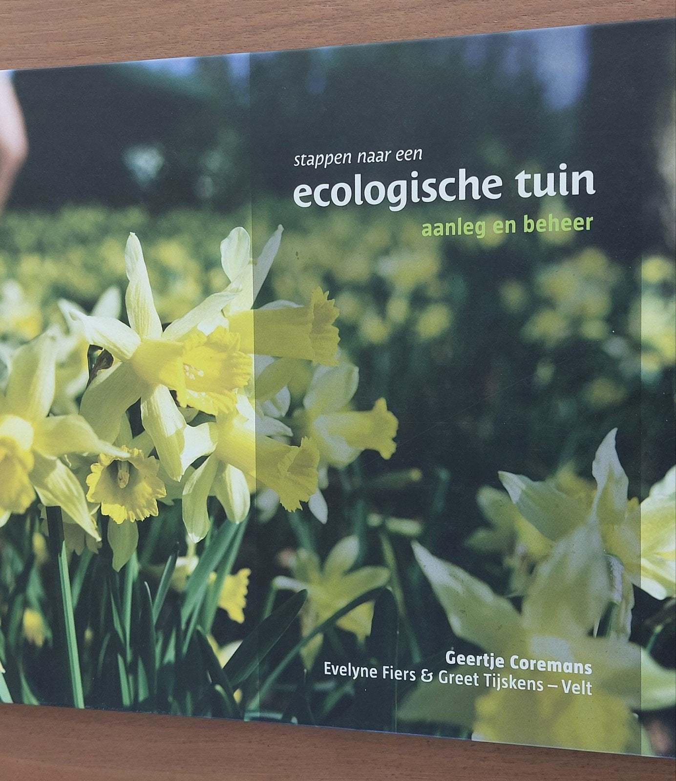 stappen naar een ECOLOGISCHE TUIN, aanleg en beheer, Boeken, Ophalen, Geertje Coremans, Zo goed als nieuw, Tuinieren en Tuinplanten