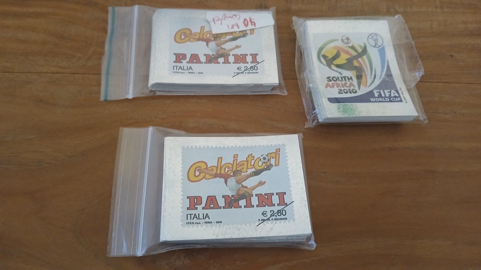panini 40 ecusson africa 2010, Enlèvement ou Envoi, Neuf, Plusieurs autocollants