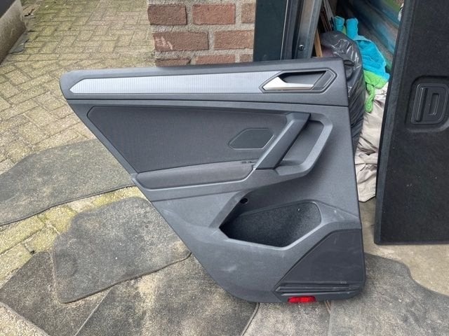 PANNEAU DE PORTE ARRIÈRE GAUCHE Volkswagen Tiguan (AD1), Volkswagen, Volkswagen AG, Utilisé, Kundenbetreuung@volkswagen.de