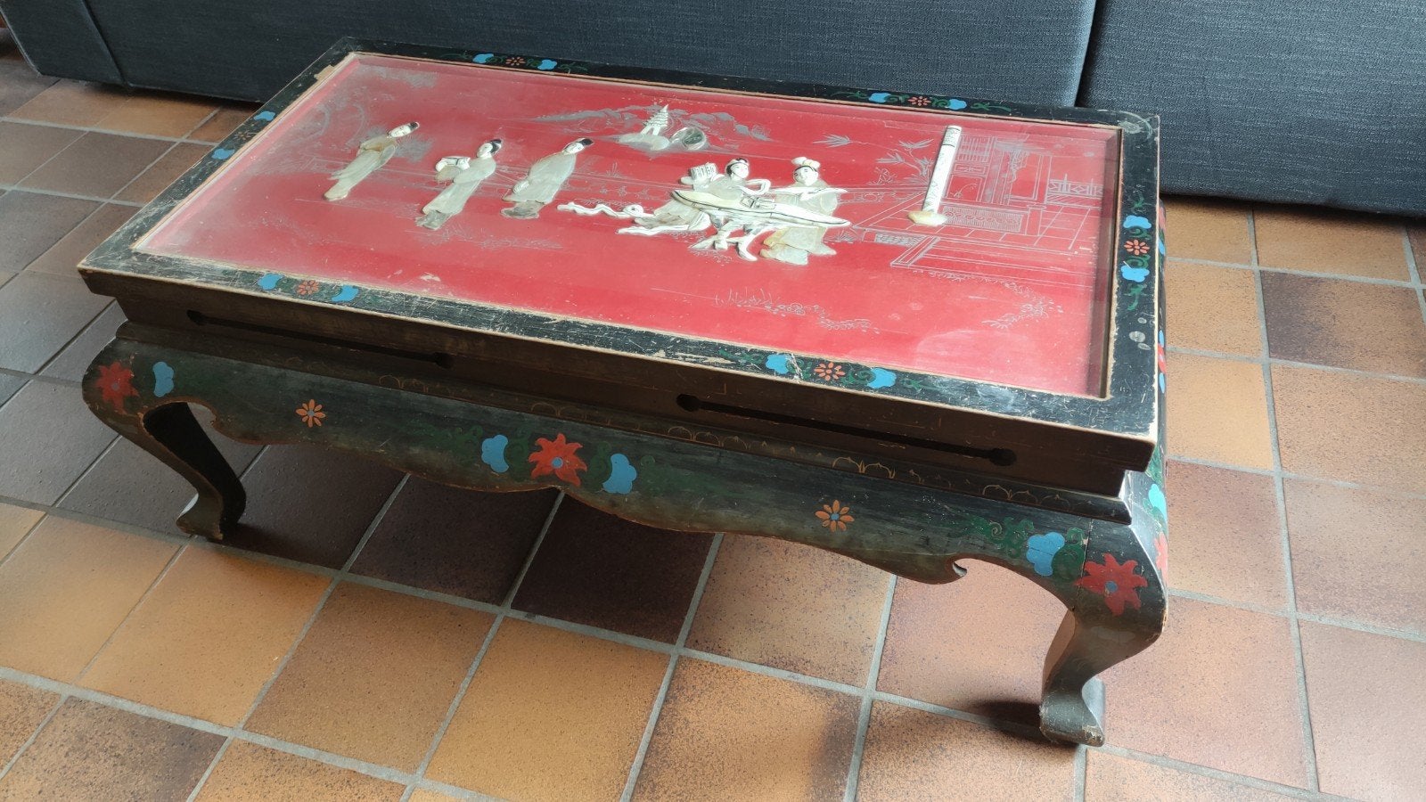 Chinese tafel / koffietafel, Ophalen, Gebruikt