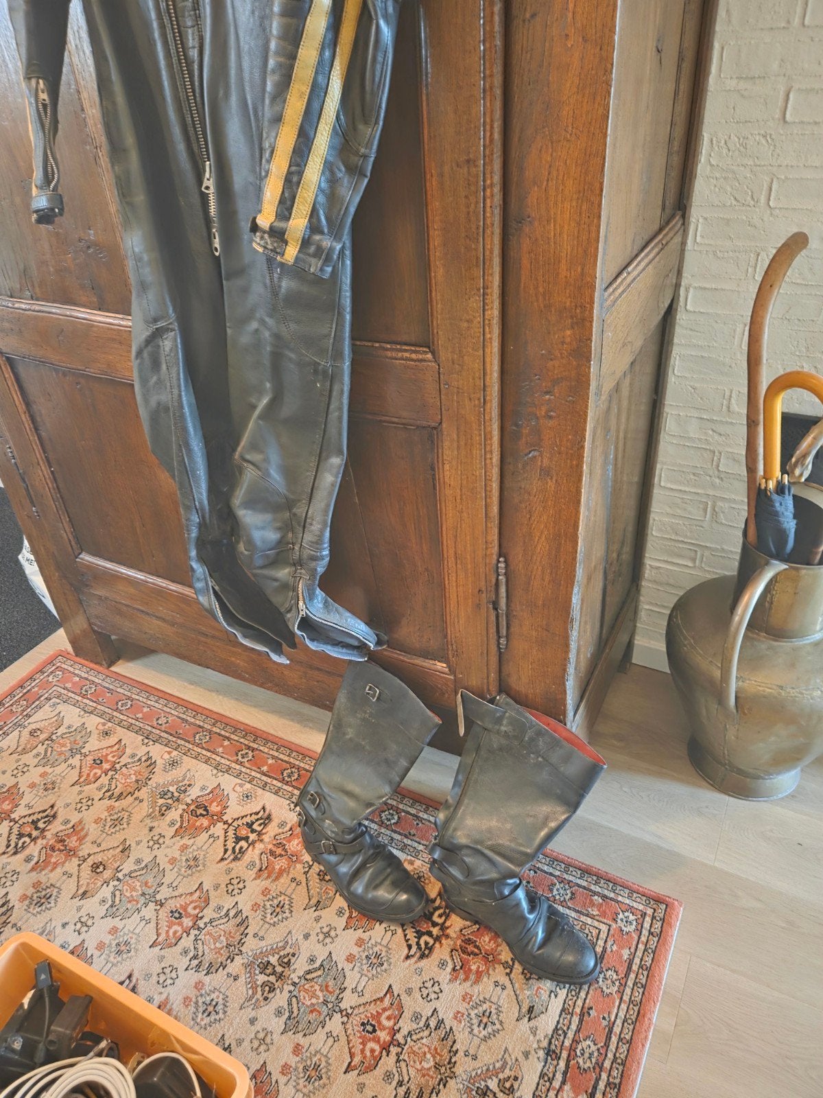 Motor pak en laarzen. Le0wis leathers zwart leer, Ophalen