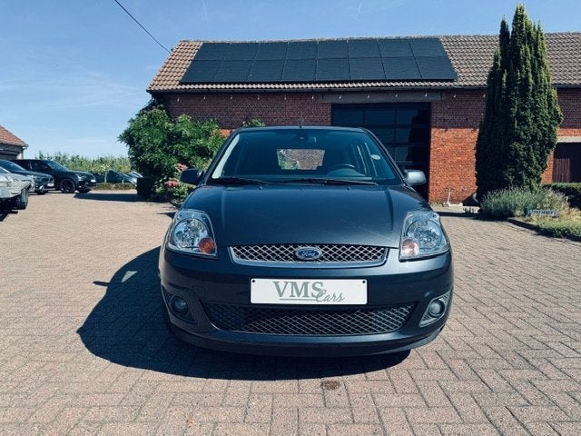 Ford Fiesta 1.3 Essence * Garantie * Climatiseur *, 144 g/km, Argent ou Gris, Achat, Garantie prolongée