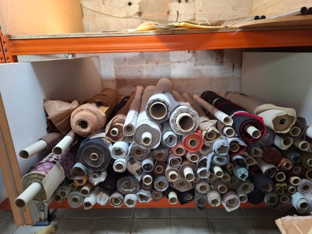 meubel stoffen en polyetherschuim, Ophalen, Modern en antiek, Nieuw, 125 cm of meer