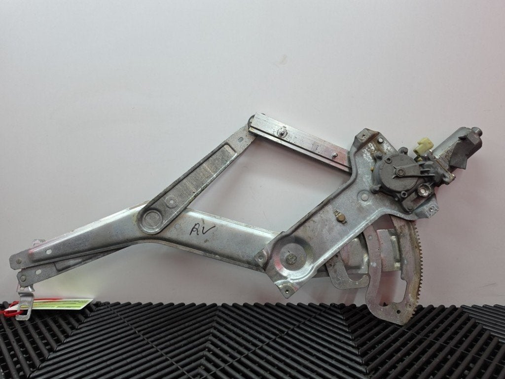 RAAMMECHANIEK RECHTS VOOR Saab 900 II (YS3D), Robert Bosch AG, Gebruikt, Saab, Robert-Bosch-Allee 1
74232  Abstatt, DE