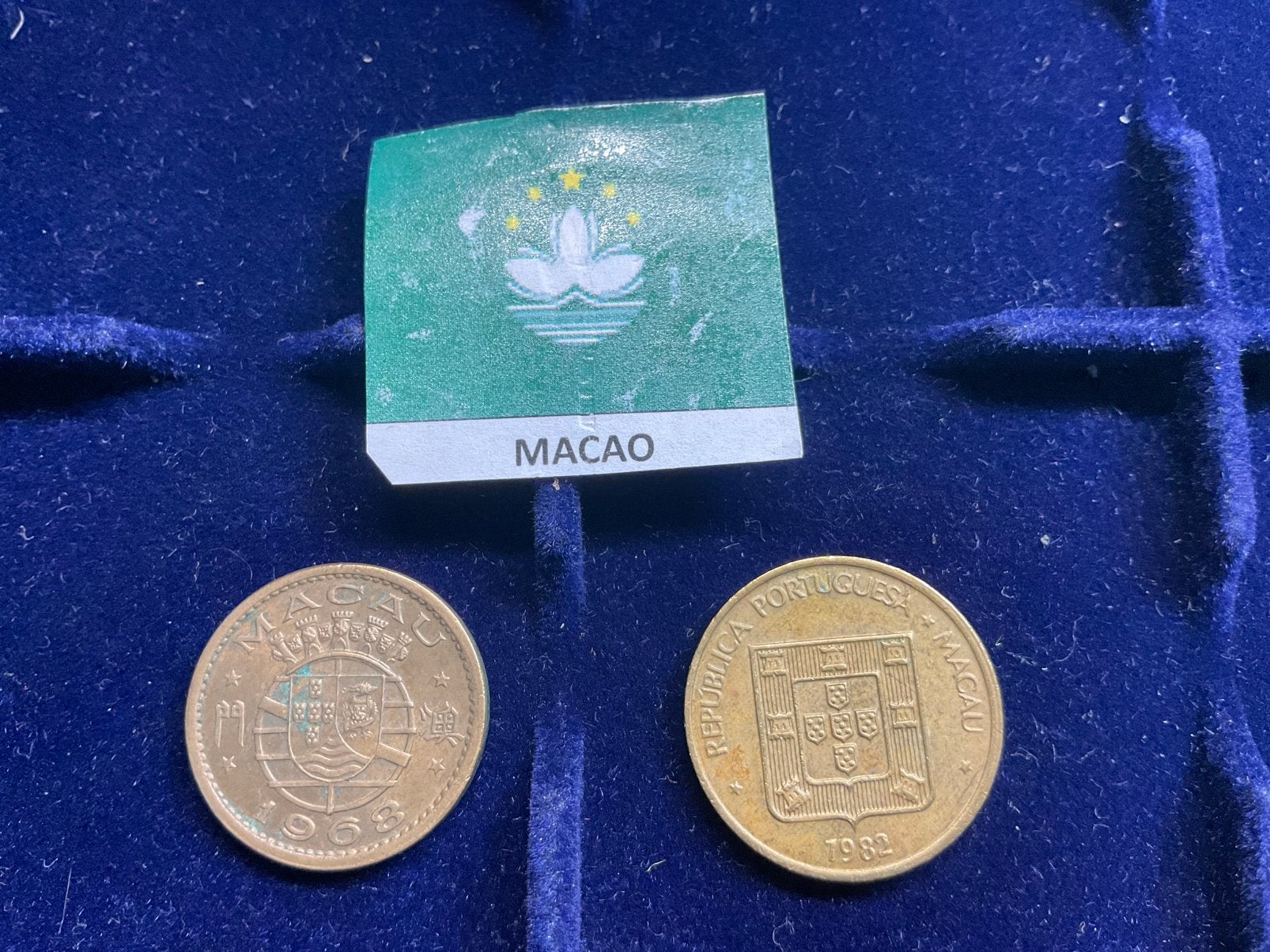 Macao - set van twee prachtige munten - div., Postzegels en Munten, Verzenden, Oost-Azië, Setje
