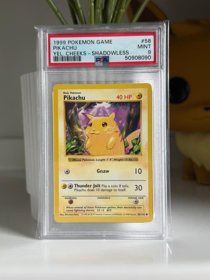 Pikachu (Yellow Cheeks) Shadowless PSA 9 Pokemon Base Set, Ophalen of Verzenden, Zo goed als nieuw