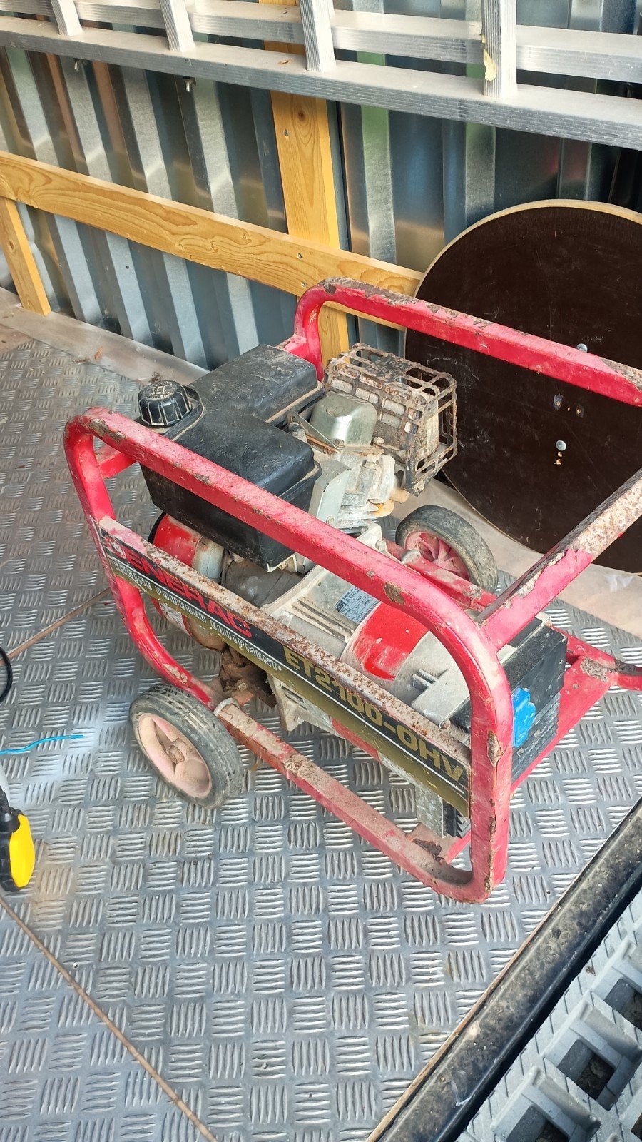 Groupe de diffusion, Enlèvement, Utilisé, Moins de 5 kVA, Essence