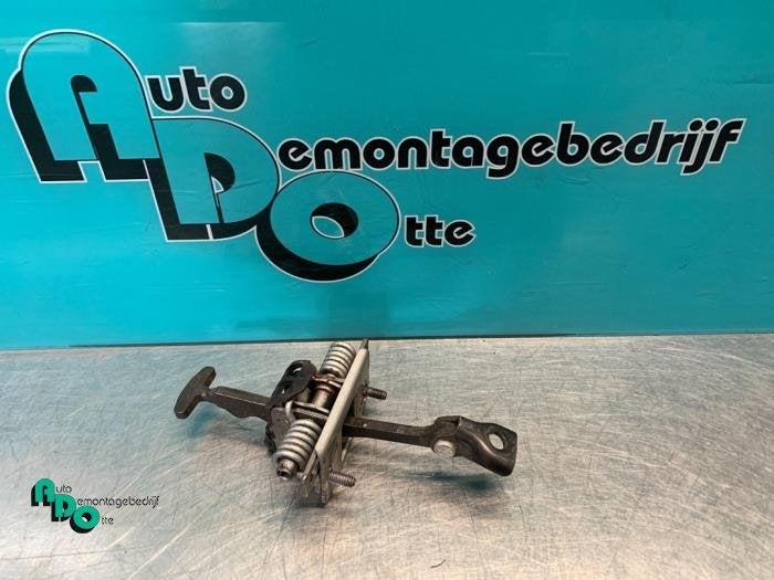 Butée 4portes avant gauche d'un Citroen C4 Grand Picasso (C, -, 3 mois de garantie, Utilisé, -