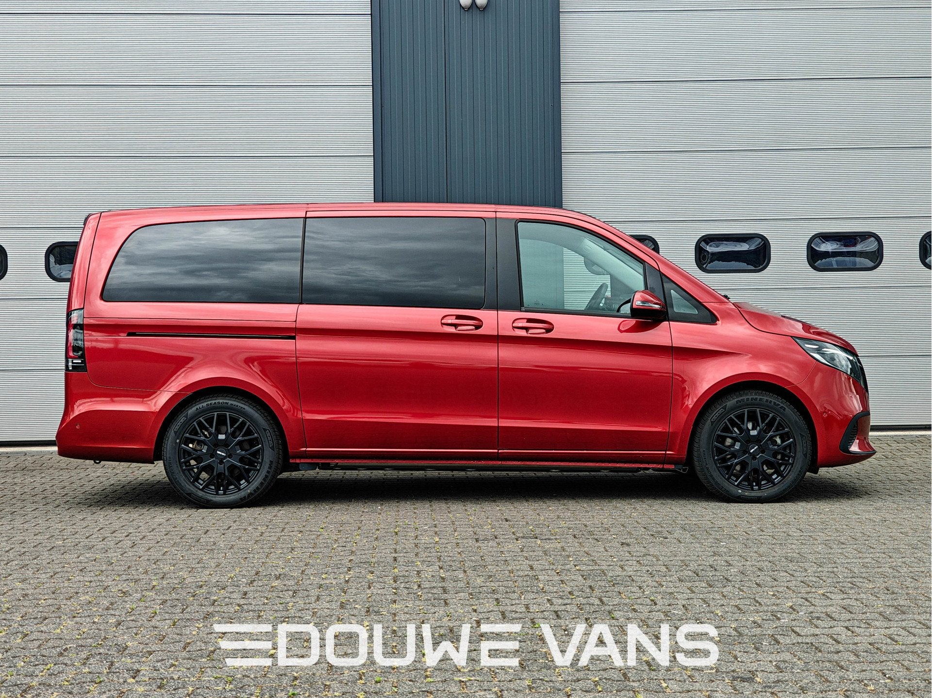 Mercedes-Benz EQV L2 300 Facelift Model 2x schuifdeur Camera, Autos, Rouge, Achat, 100 kWh, Entreprise