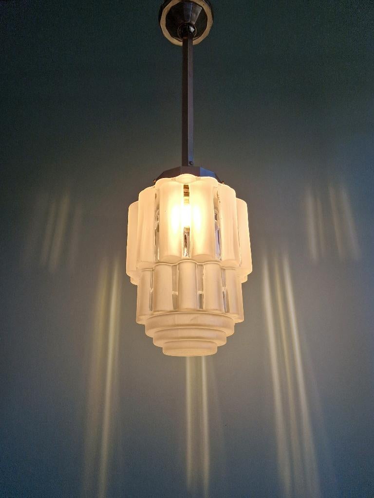 Suspension Art Déco Skyscraper, en verre dépoli, 1930, Enlèvement ou Envoi